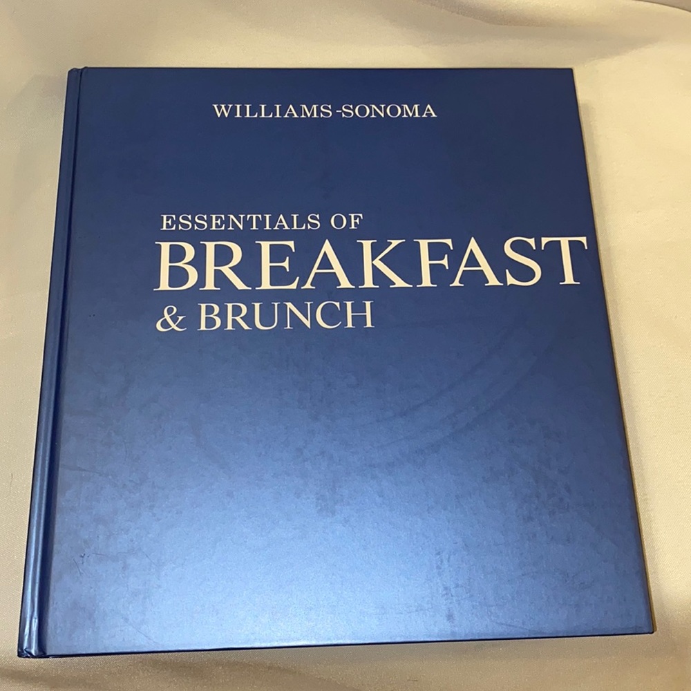 Cookbook/Hardback Essentials of Breakfast & Brunch